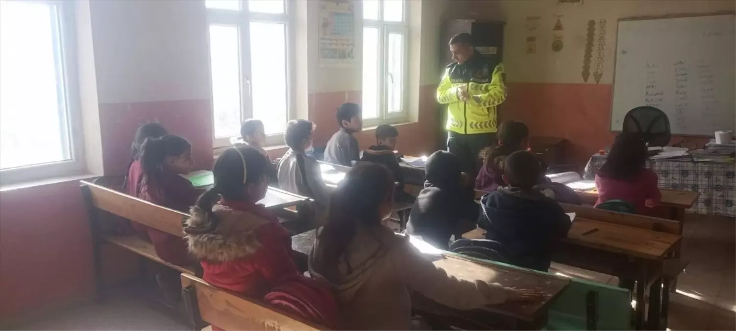 Van'da öğrencilere trafik eğitimi verildi