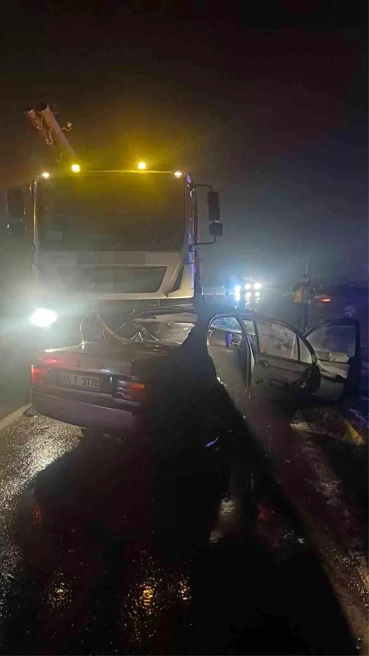 Zonguldak'ta kamyon ile otomobil çarpıştı: 3 yaralı