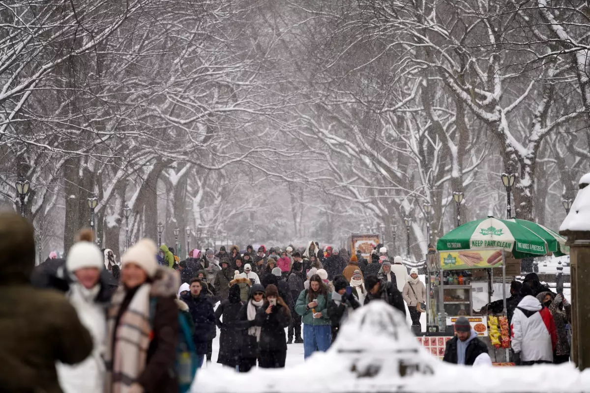 ABD'de Etkili Olan Kış Fırtınası Nedeniyle Binlerce Uçuş Ertelendi