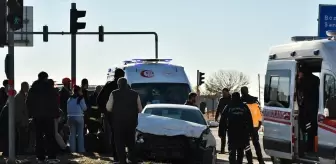 Adıyaman'da otomobil ile SUV tipi aracın çarpıştığı kazada 6 kişi yaralandı