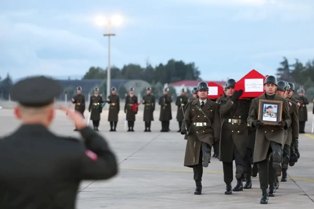 Ankara'da düşen jette hayatını kaybeden Libya Genelkurmay Başkanı memleketinde toprağa verildi