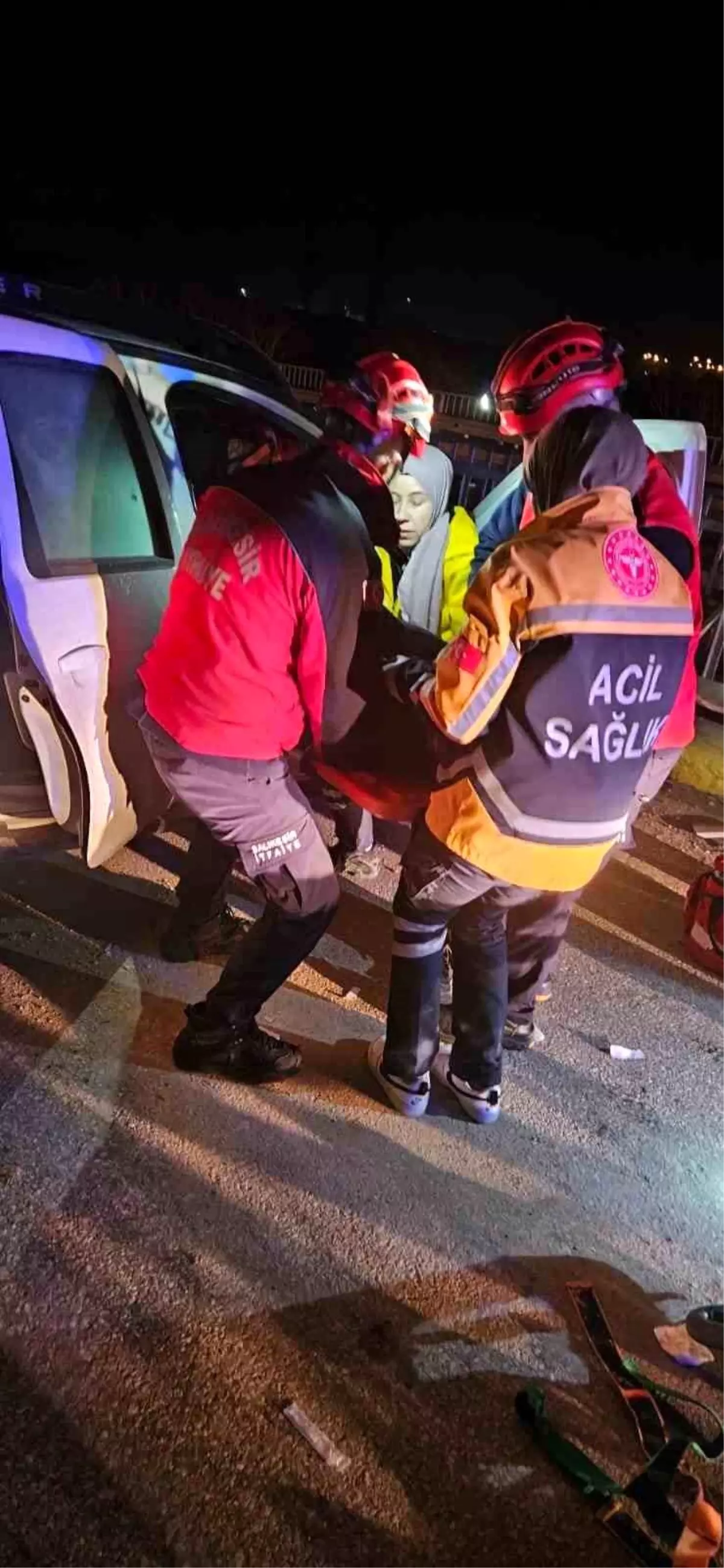 Balıkesir'de trafik kazası: 2 yaralı