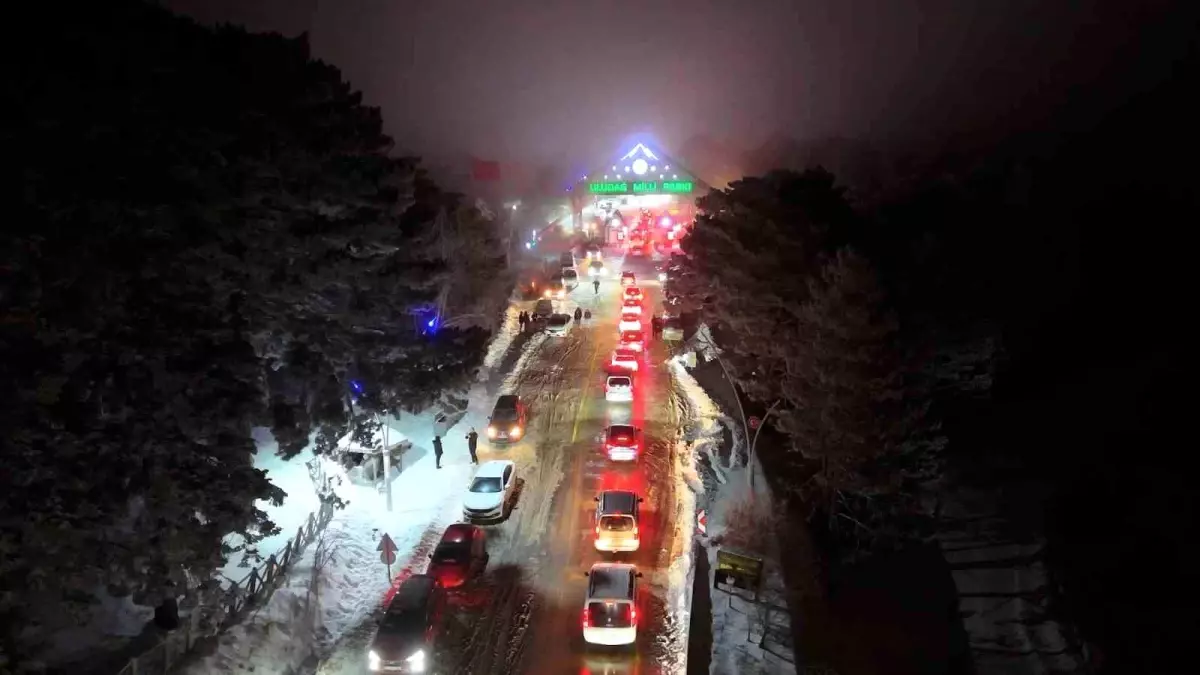 Beyaza bürünen Uludağ'da jandarmadan sıkı denetim