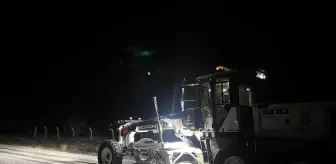 Beypazarı'nda köy yollarında kar mücadelesi yapılıyor