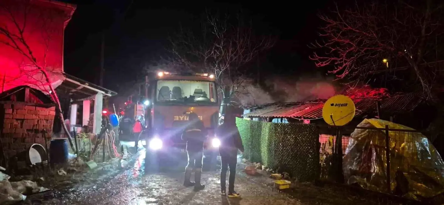 Bigadiç'te ev yangını: 1 ölü