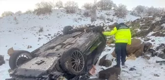 Bingöl'de şarampole devrilen otomobildeki 4 kişi yaralandı