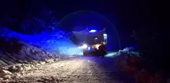 Bitlis'te ekipler yolu kardan kapanan köydeki hasta bebek için seferber oldu