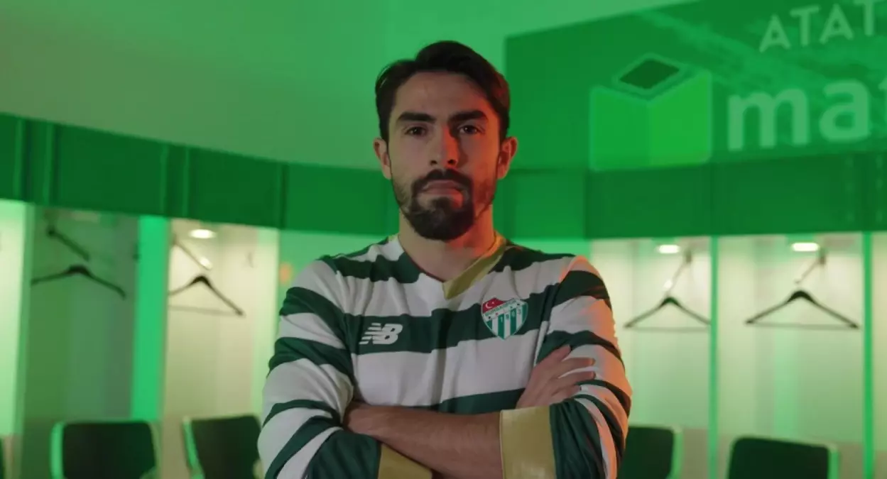 Bursaspor, Rahmetullah Berişbek'i kadrosuna kattı