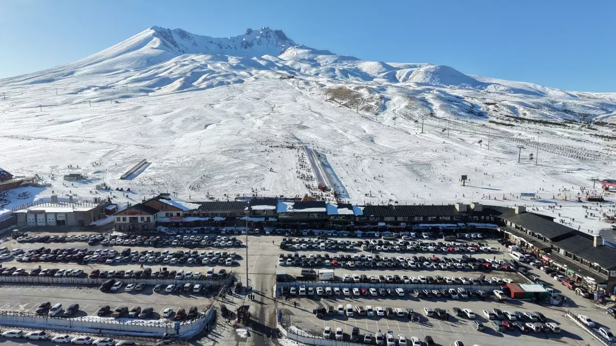 Erciyes, Hafta Sonu Yerli ve Yabancı Turistleri Ağırlıyor