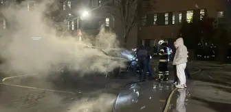 Eskişehir'de yanan iki otomobil kullanılamaz hale geldi