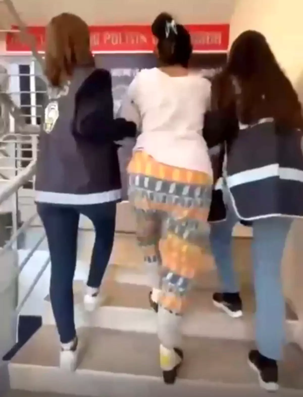 İzmir'de 61 yıl hapis cezası bulunan 'suç makinesi' yakalandı