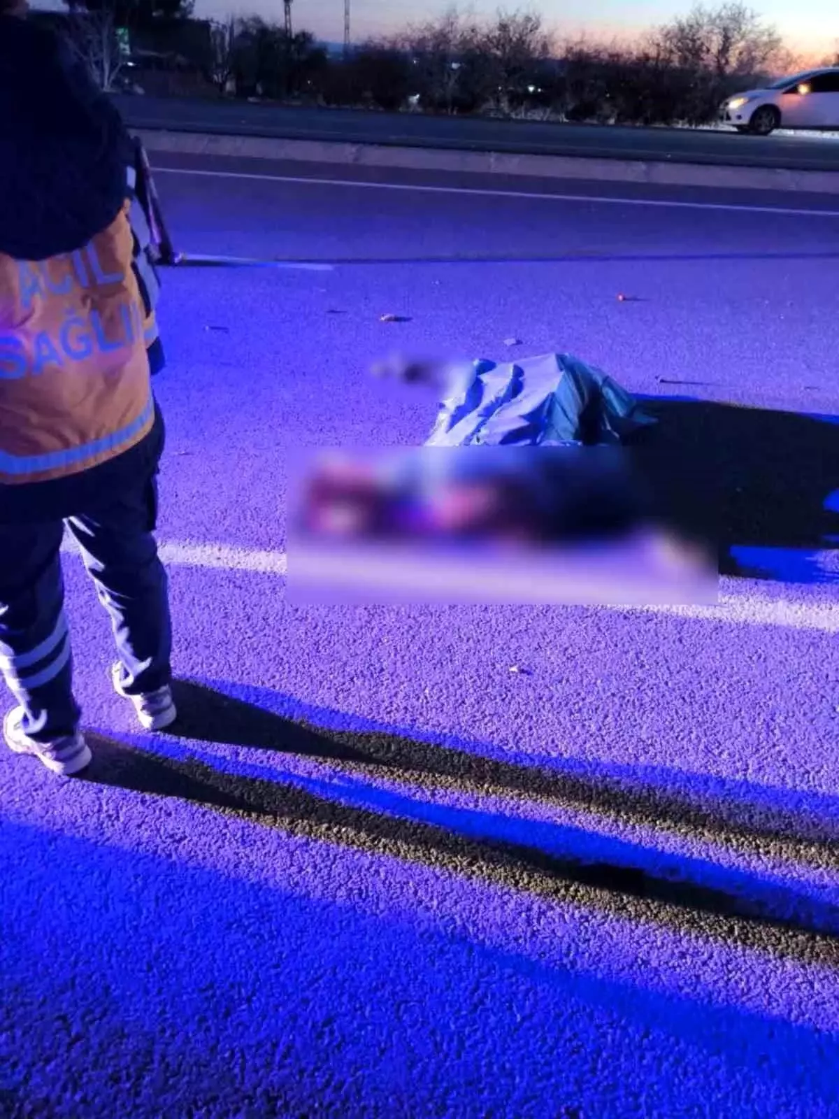 Otomobilin çarptığı kadın hayatını kaybetti