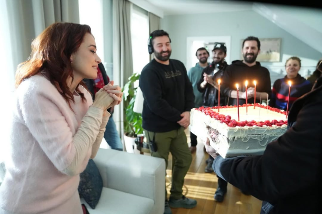 Surprise birthday celebration for Özgü Namal on set