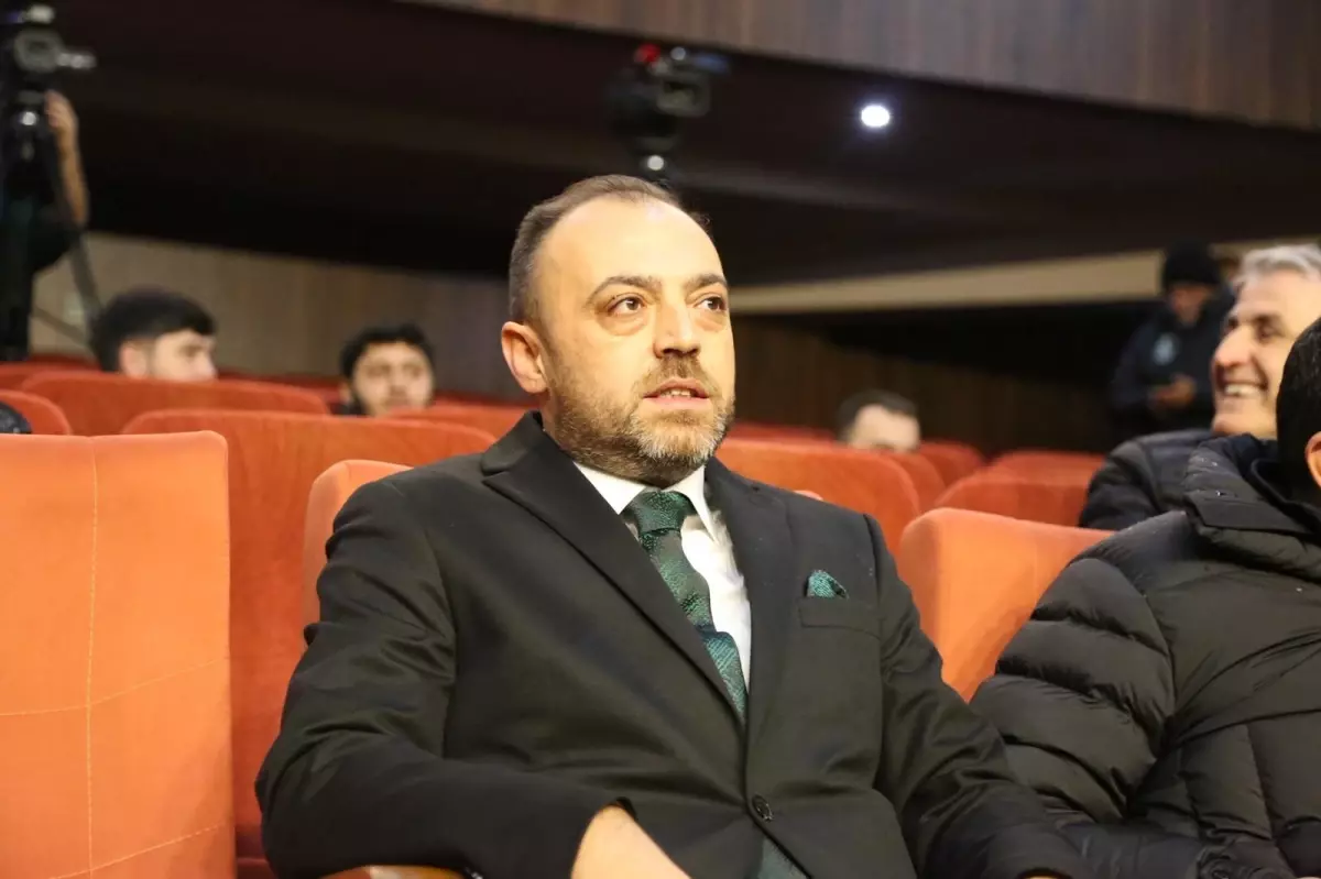 Sakaryaspor'un yeni başkanı Enes Zengin oldu