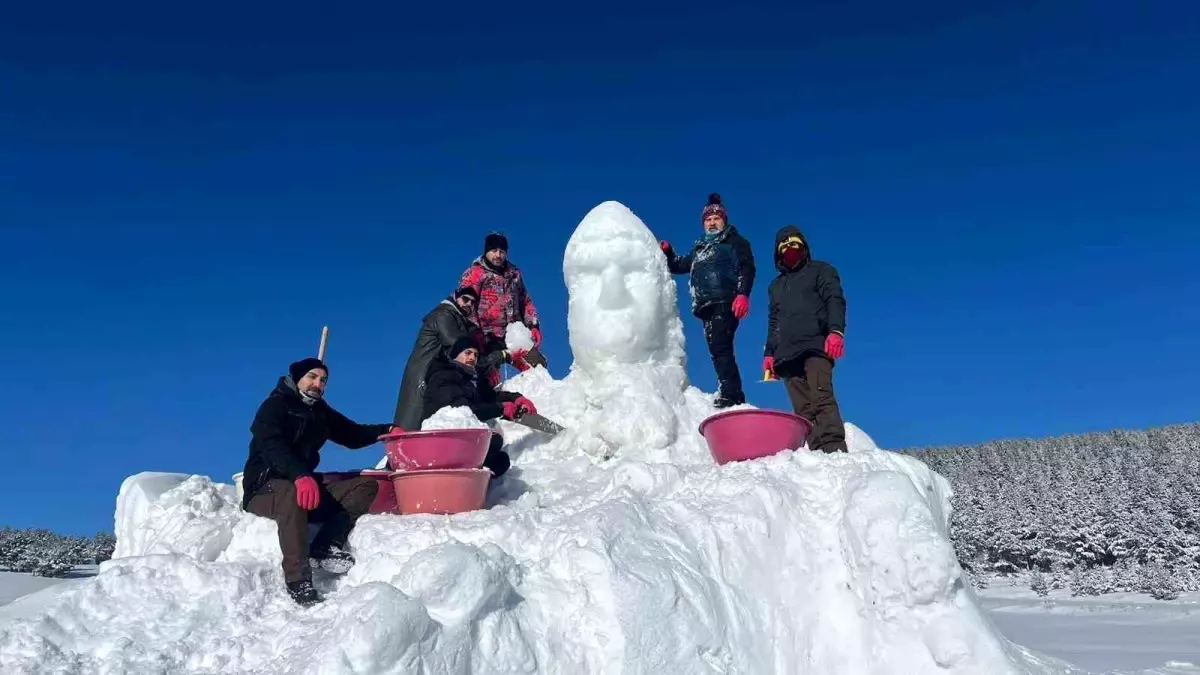 Sarıkamış'ın "Beyaz Dramı" kardan heykellerle canlanıyor