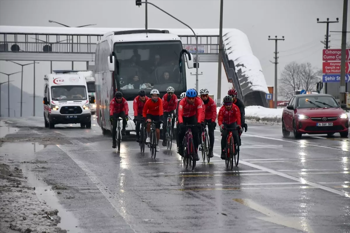 Sarıkamış şehitlerini anmak için İstanbul'dan yola çıkan bisikletliler Düzce'ye vardı