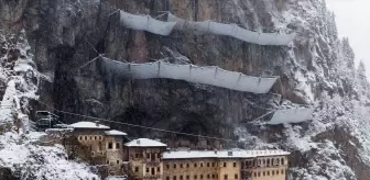 Sümela Manastırı ve Altındere Vadisi beyaza büründü