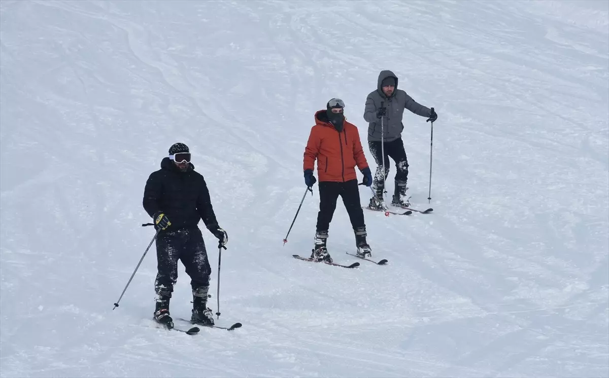Zigana Kayak Merkezi'nde hafta sonu yoğunluğu