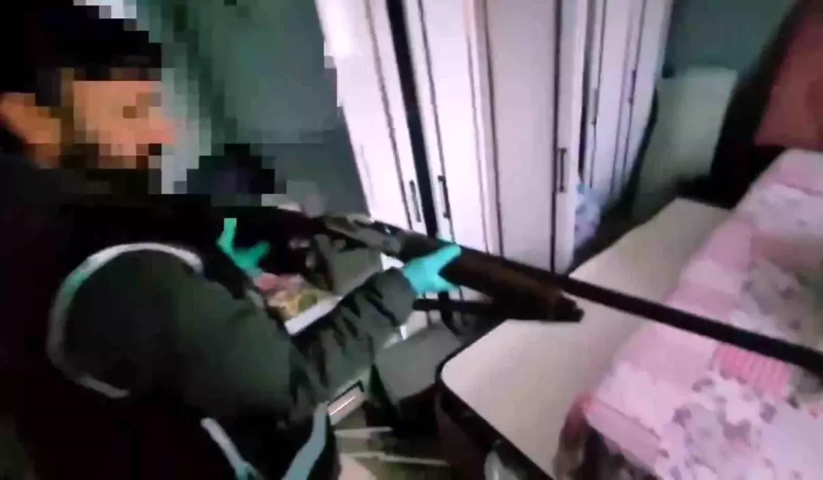 Ağrı'da yasa dışı silah ticareti operasyonu: 2 tutuklama