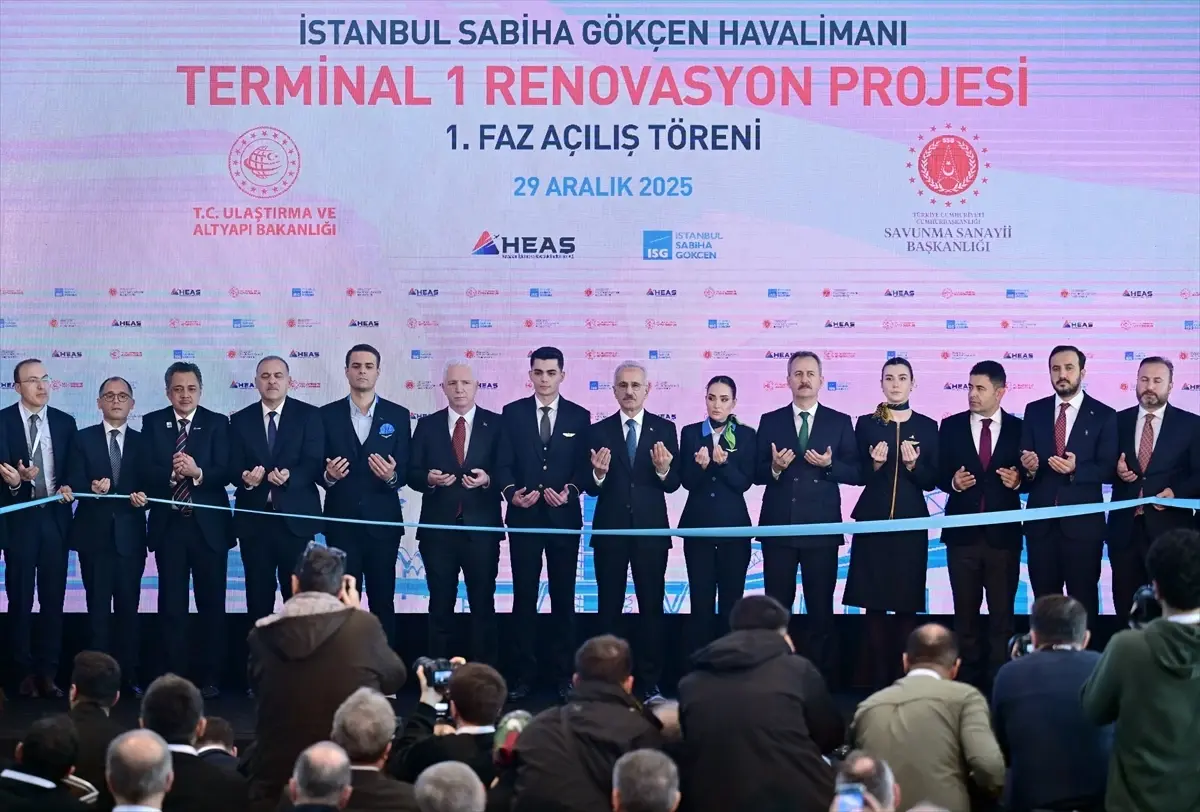 Bakan Uraloğlu, Sabiha Gökçen Havalimanı Terminal 1 Renovasyon Projesi 1. Faz Açılış Töreni'nde konuştu Aç...