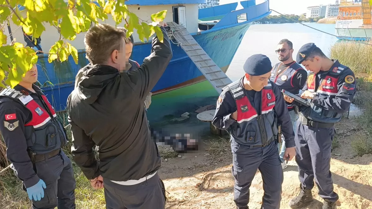 Balık tutmaya gelen vatandaşlar Manavgat Irmağında erkek cesedi buldu