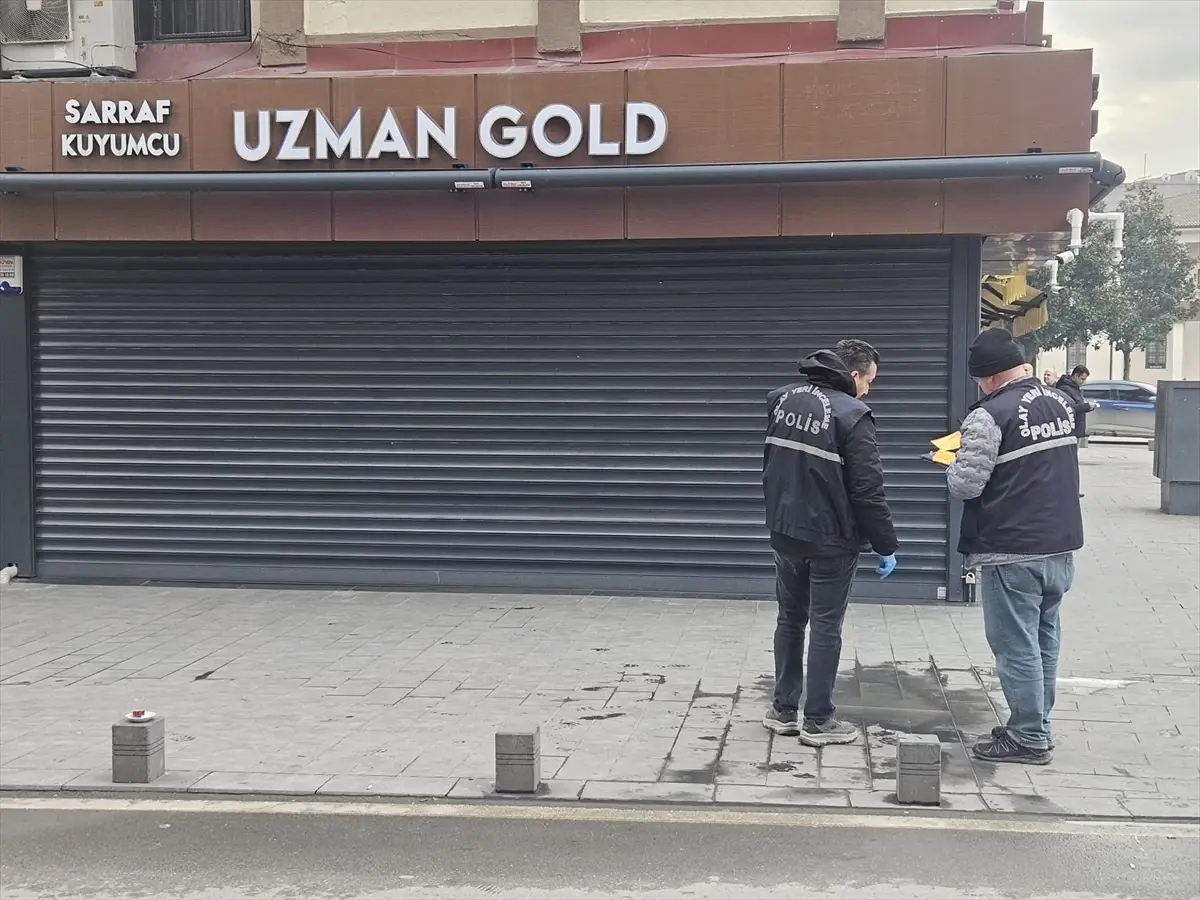 Balıkesir'de iş yeri kurşunlandı