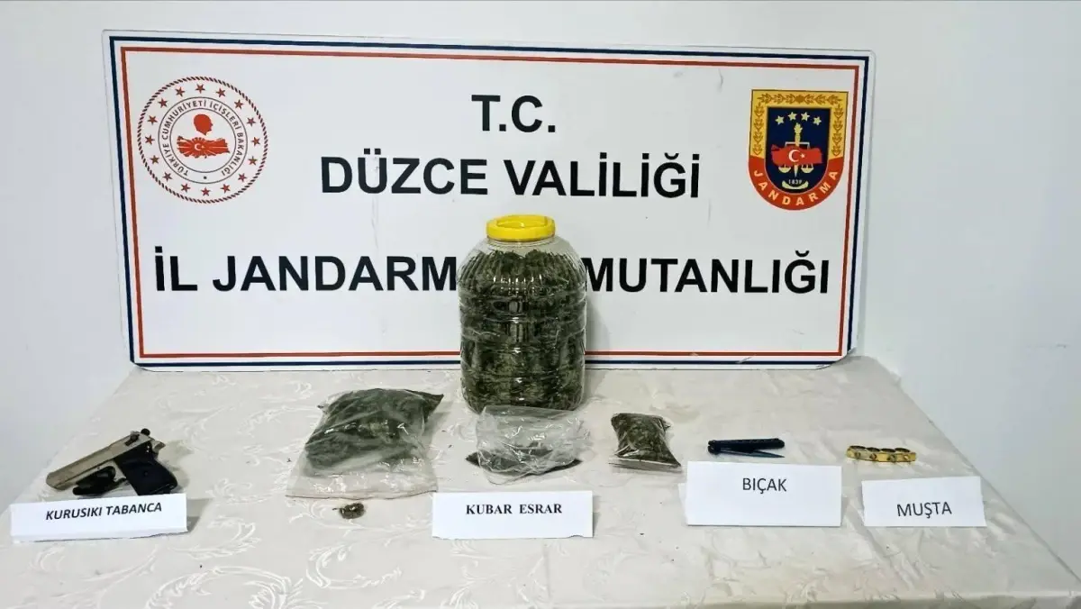 Bidondan turşu yerine uyuşturucu çıktı