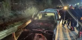 Bilecik'te araç yangınını itfaiye söndürdü