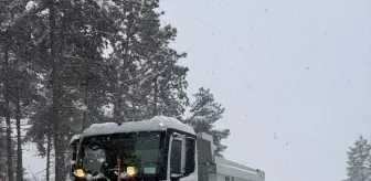 Bolu'da karla mücadele çalışması sürüyor