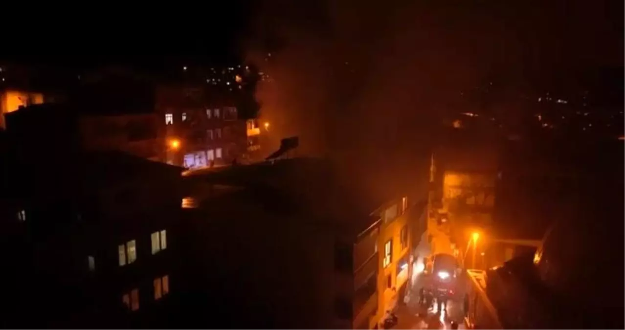 Bursa'da apartmanın deposunda çıkan yangın paniğe neden oldu: 1 kişi hastaneye kaldırıldı