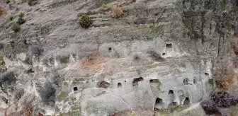 Çankırı'daki İndağı Kaya Mezarları tarih ve doğa meraklılarının ilgisini çekiyor