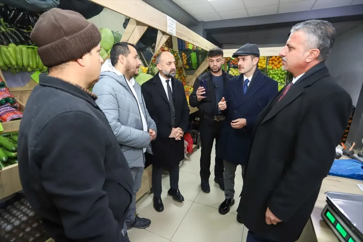 Çukurca Kaymakamı Cebeci ve Belediye Başkanı Demir'den esnaf ziyareti