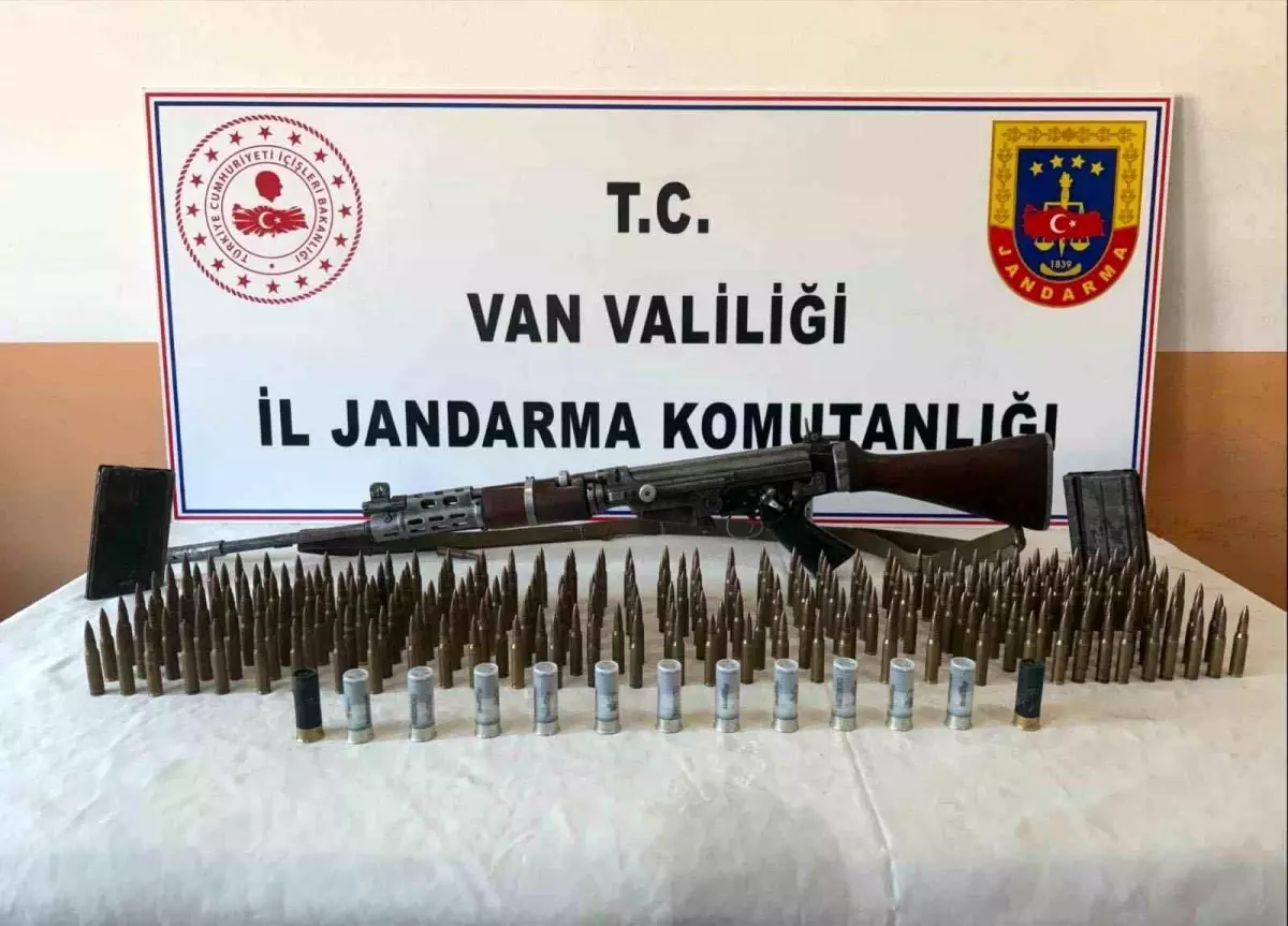 Erciş'te Belçika yapımı uzun namlulu silah ele geçirildi