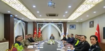 Hakkari'de çeşitli suçlardan aranan 3 bin 697 kişi yakalandı