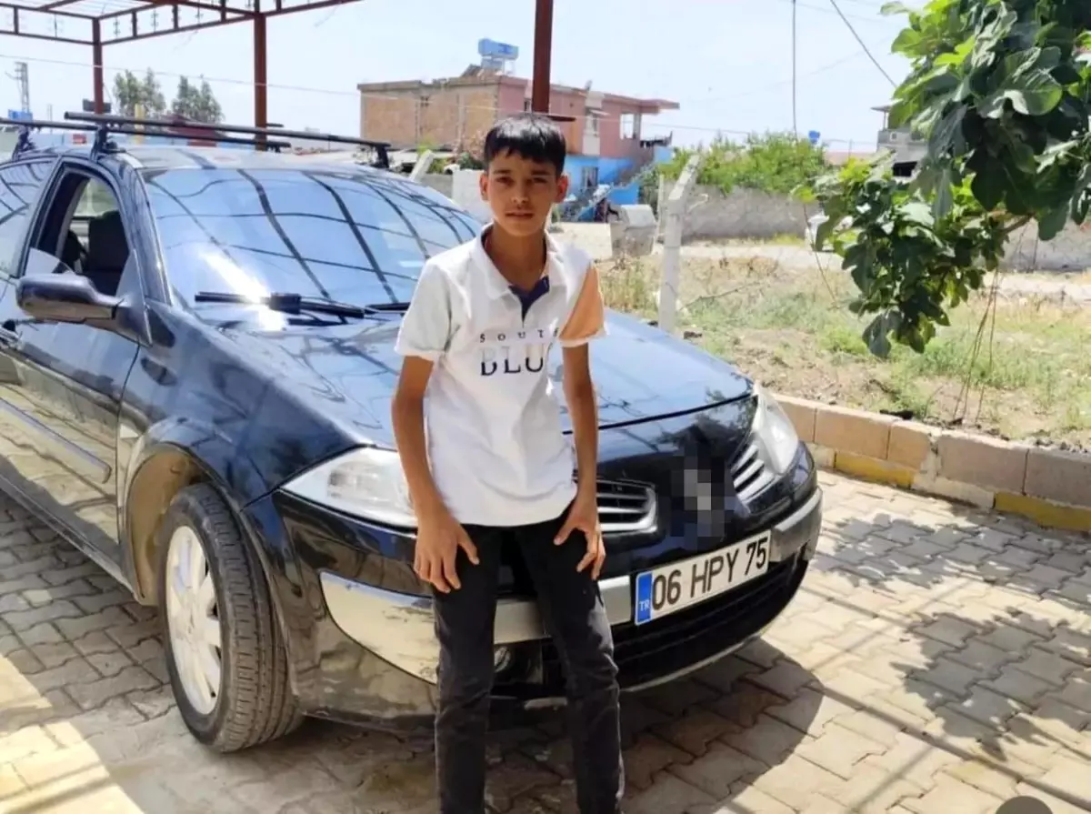 Hatay'da refüje çarpan motosikletteki 2 çocuk hayatını kaybetti