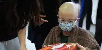 İzmir'de kanser tedavisi gören çocuklar için yeni yıl etkinliği düzenlendi