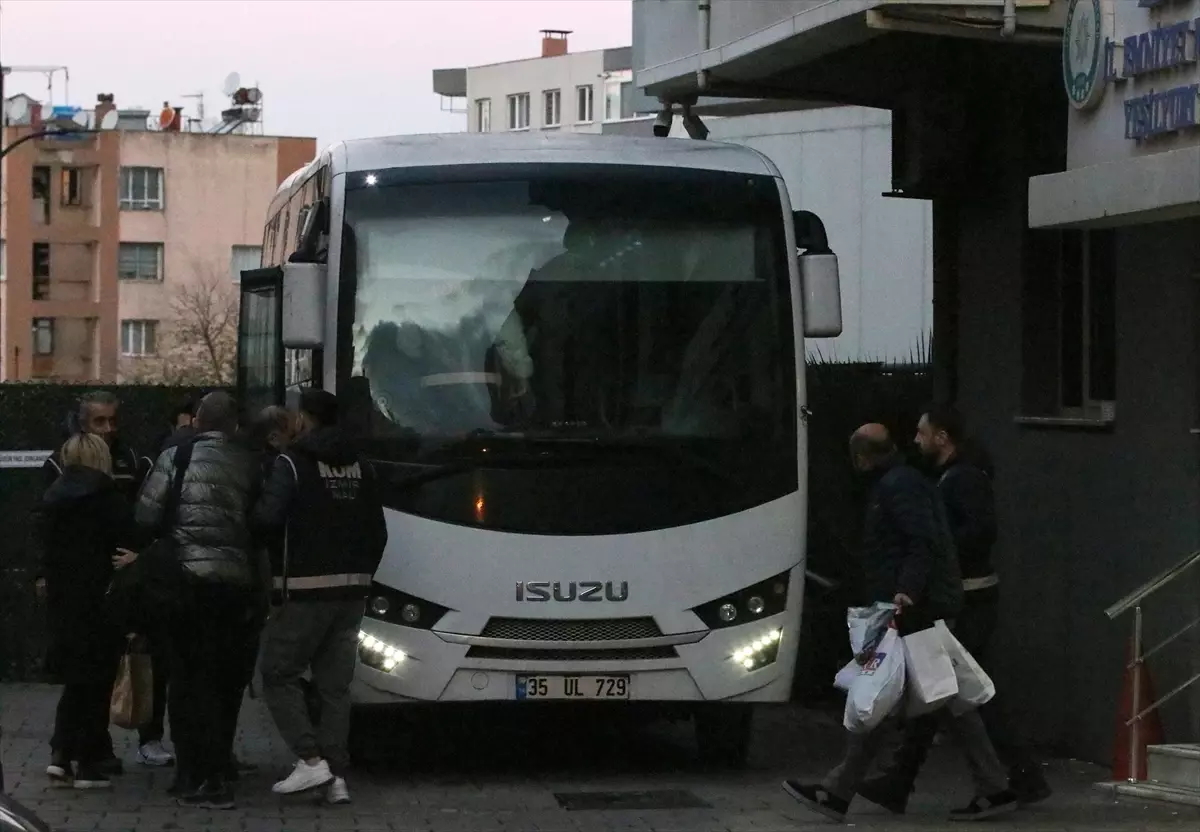 İzmir'de 'kooperatif' soruşturmasında gözaltına alınan 9 şüpheli adliyede