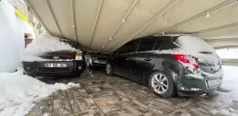 Karabük'te kar nedeniyle çöken garaj çatısı 3 otomobile zarar verdi