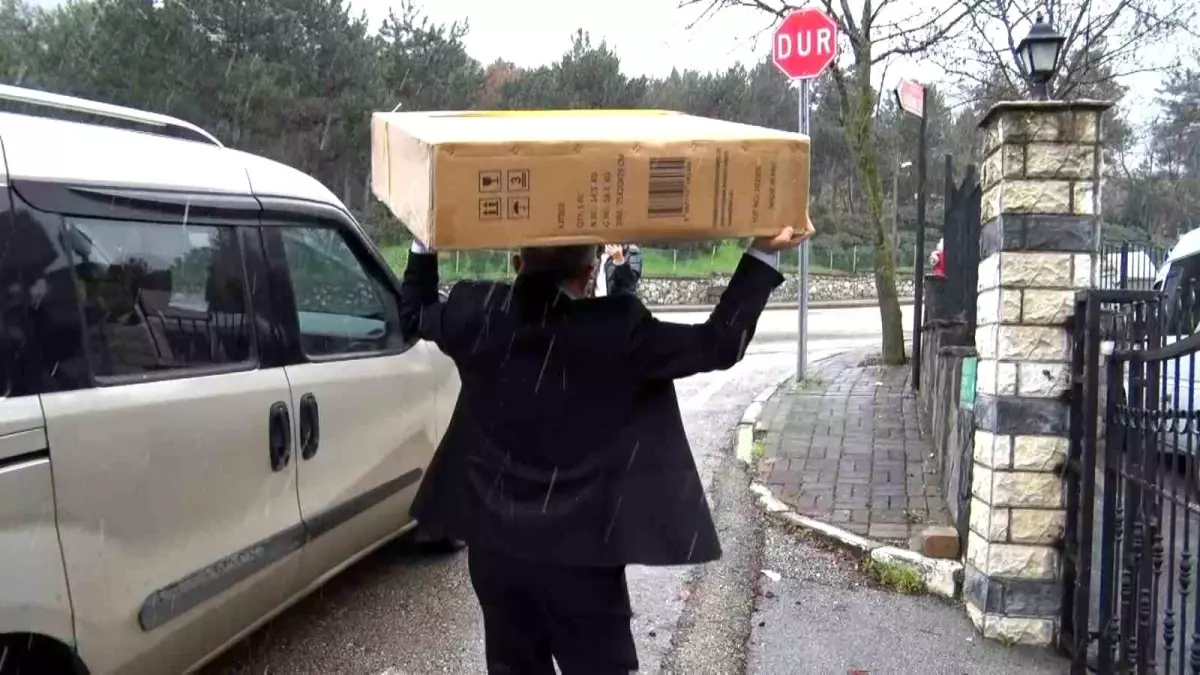 Karlı havada yürekleri ısıtan yardım