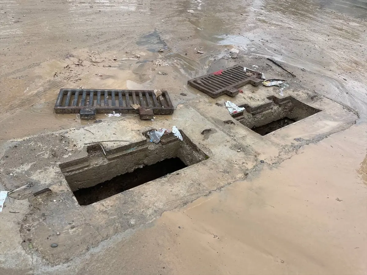 Kerkük'te yoğun yağış nedeniyle bazı mahallelerde su baskınları yaşandı