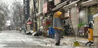 Kızıltepe'de kar yağışı etkili oluyor