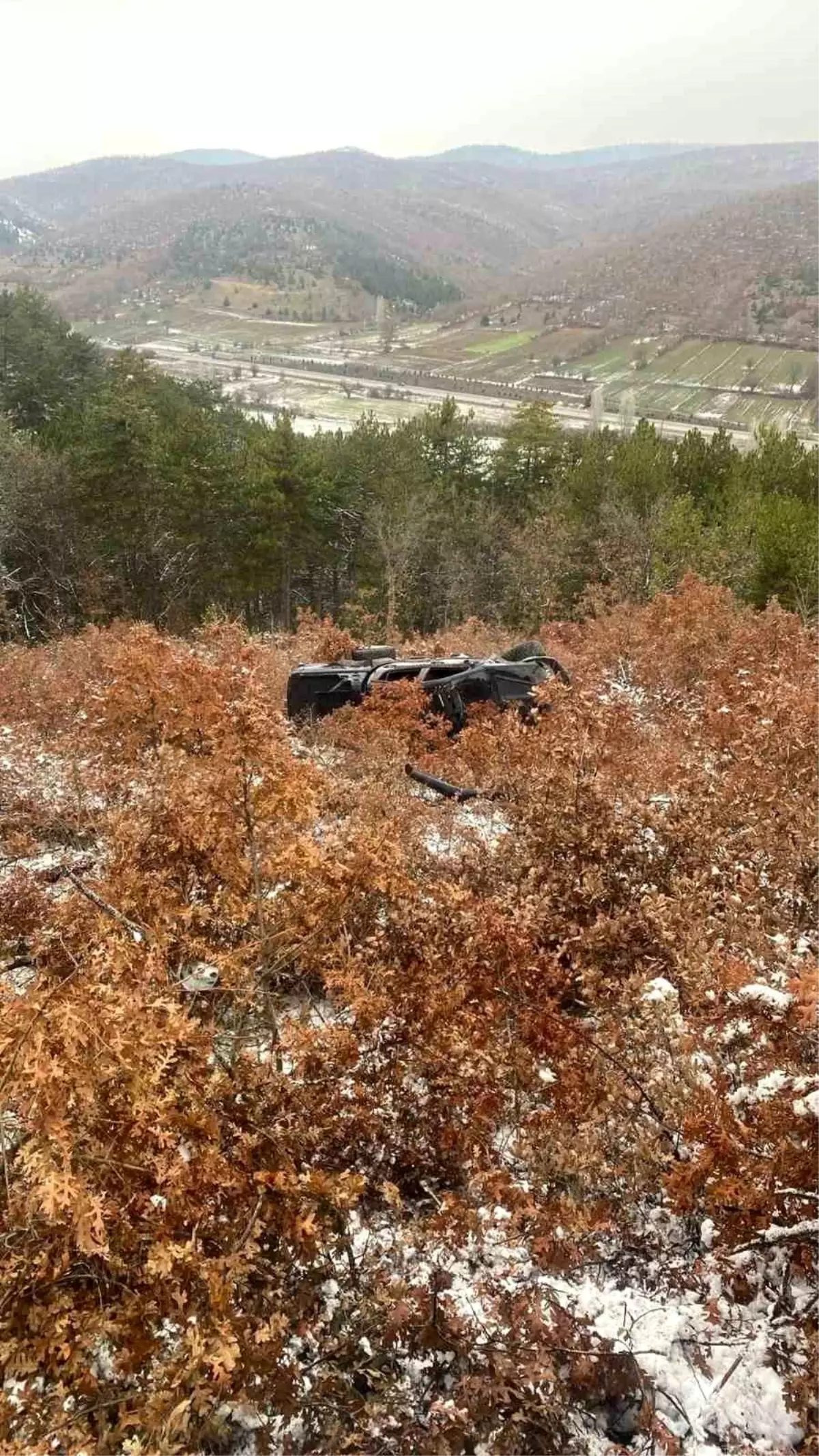 Kontrolden çıkan otomobil karşı şeride geçti: 4 yaralı