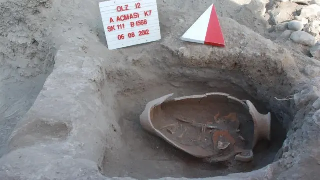 kup icinde bebek ve cenin mezari bulundu anadolu 19402314 8102 m