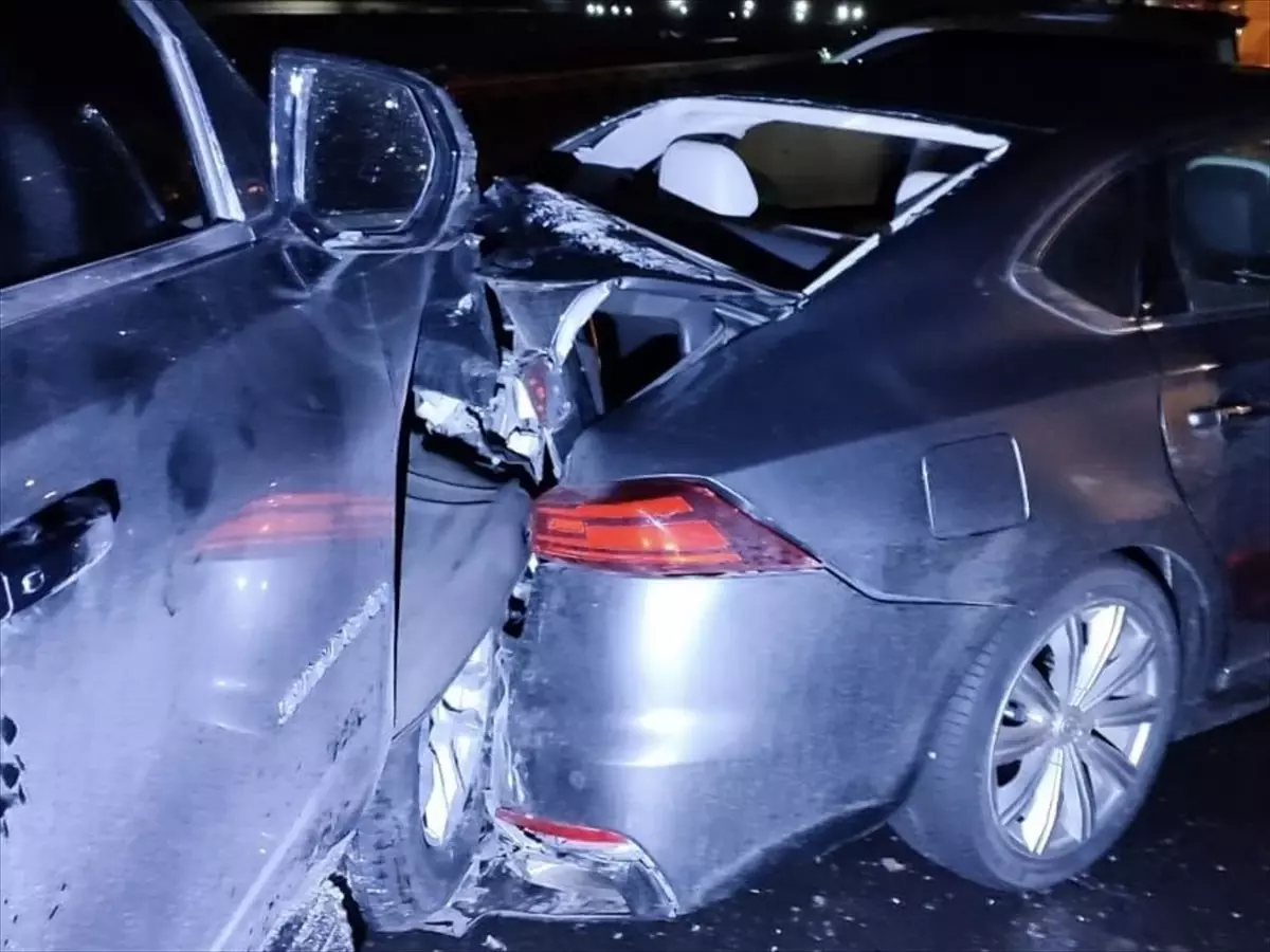 Mardin'de zincirleme trafik kazasında 7 araçta hasar oluştu