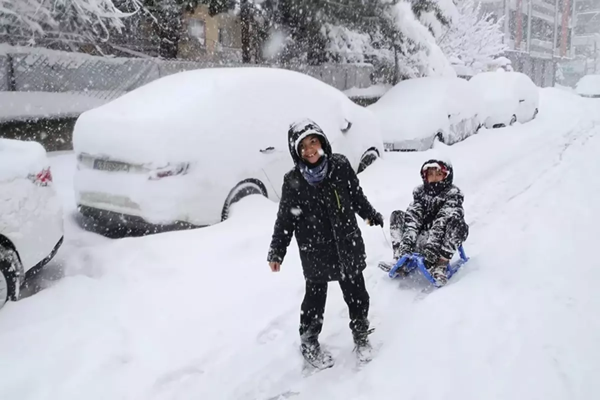 Okullar şimdiden tatil edildi! İşte kar nedeniyle eğitime ara verilen iller