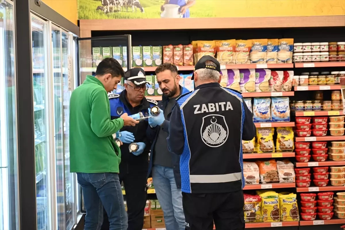 Osmaniye'de zabıta ekipleri marketleri denetledi