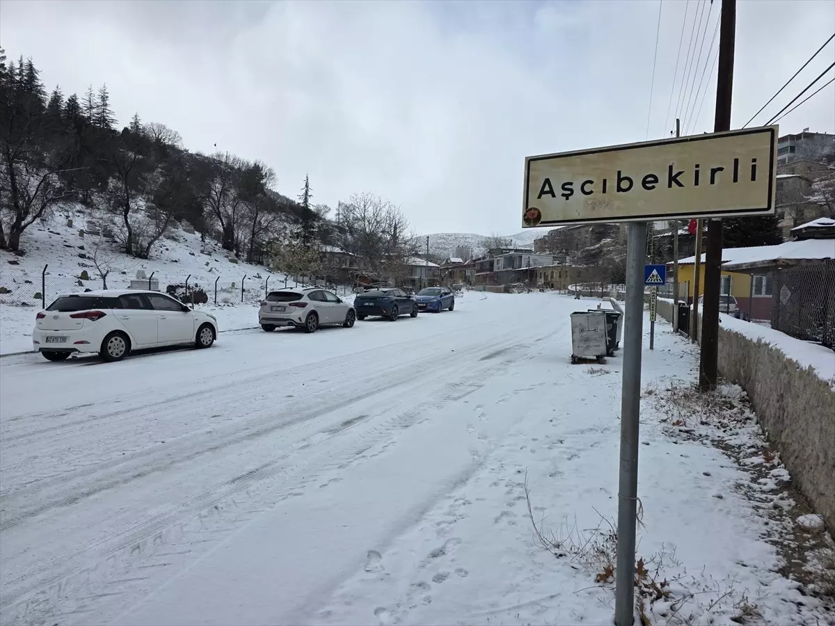 Pozantı'nın yüksek kesimleri karla kaplandı