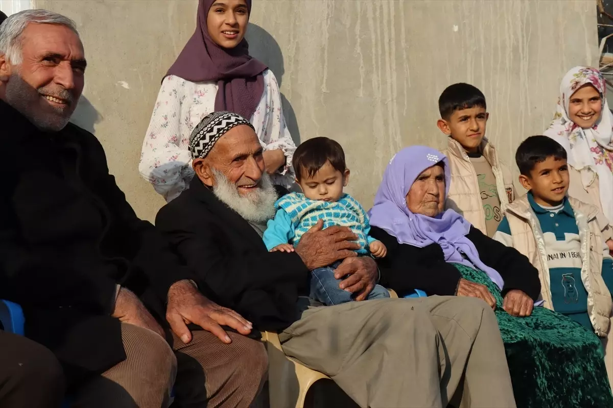 Şanlıurfalı 70 yıllık evli çift, sevgileriyle çevresine örnek oluyor