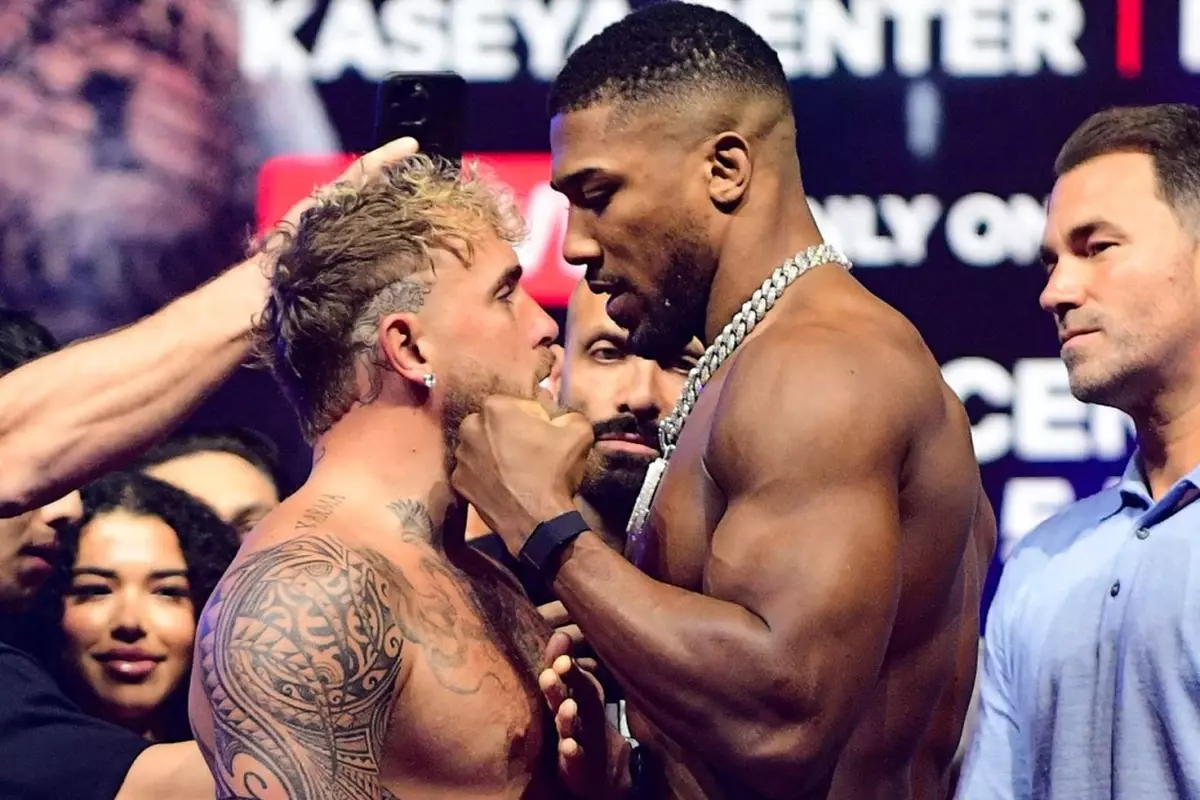 Ünlü boksör Anthony Joshua trafik kazası geçirdi: 2 kişi hayatını kaybetti