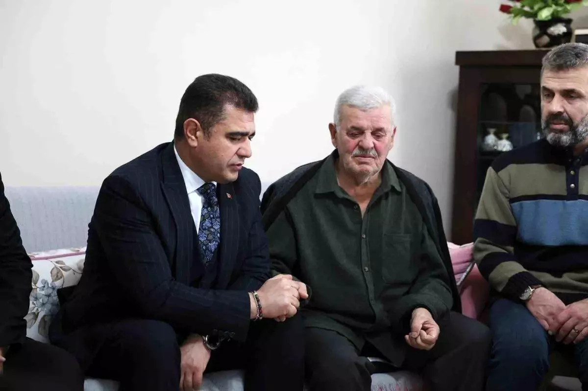 Vali Aslan şehit polis Turgut Külünk'ün ailesini yalnız bırakmadı